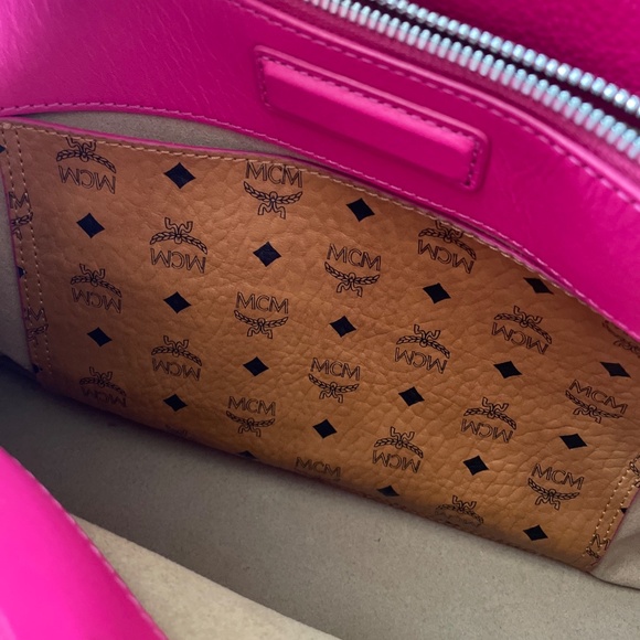 !! SOLD!! MCM Milla Medium Hot Pink - Picture 5 of 16
